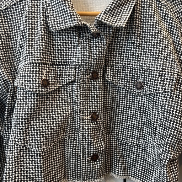 Princess Polly Crop Jacket 🐚 - Picture 2 of 10